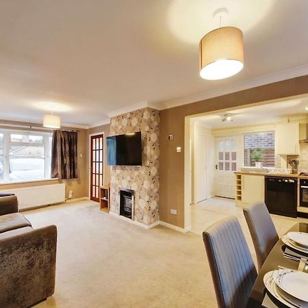 Beautiful Home Close To Town Free Netflix, Wifi Solihull Buitenkant foto