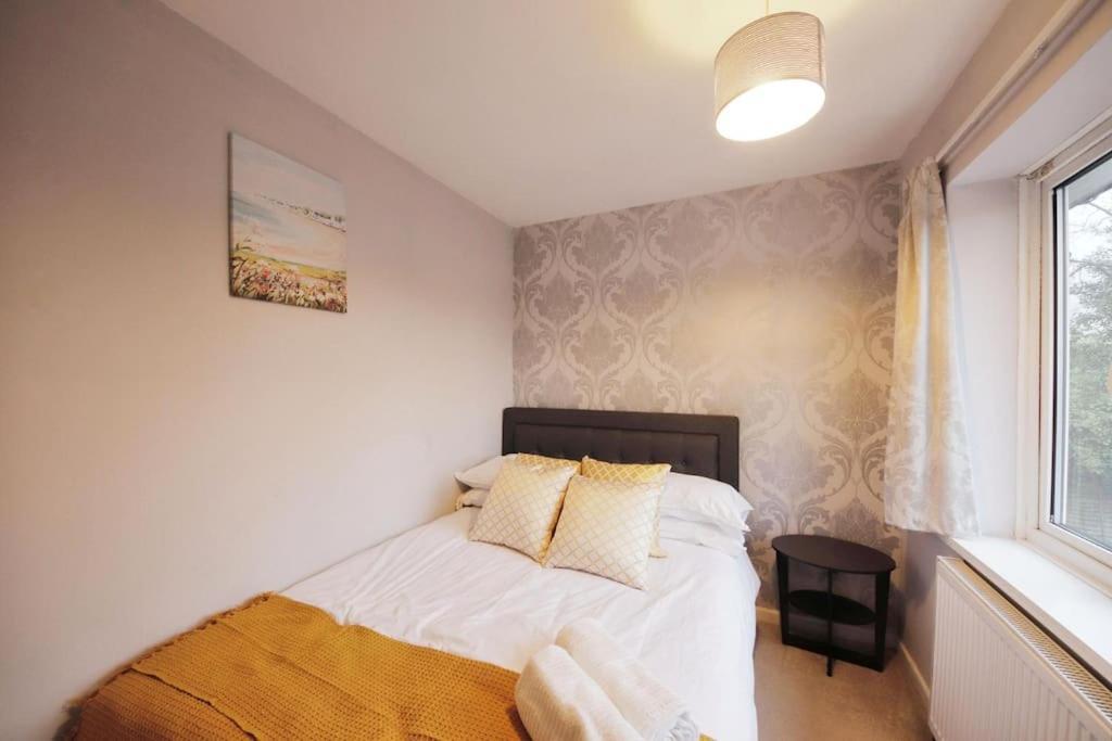 Beautiful Home Close To Town Free Netflix, Wifi Solihull Buitenkant foto