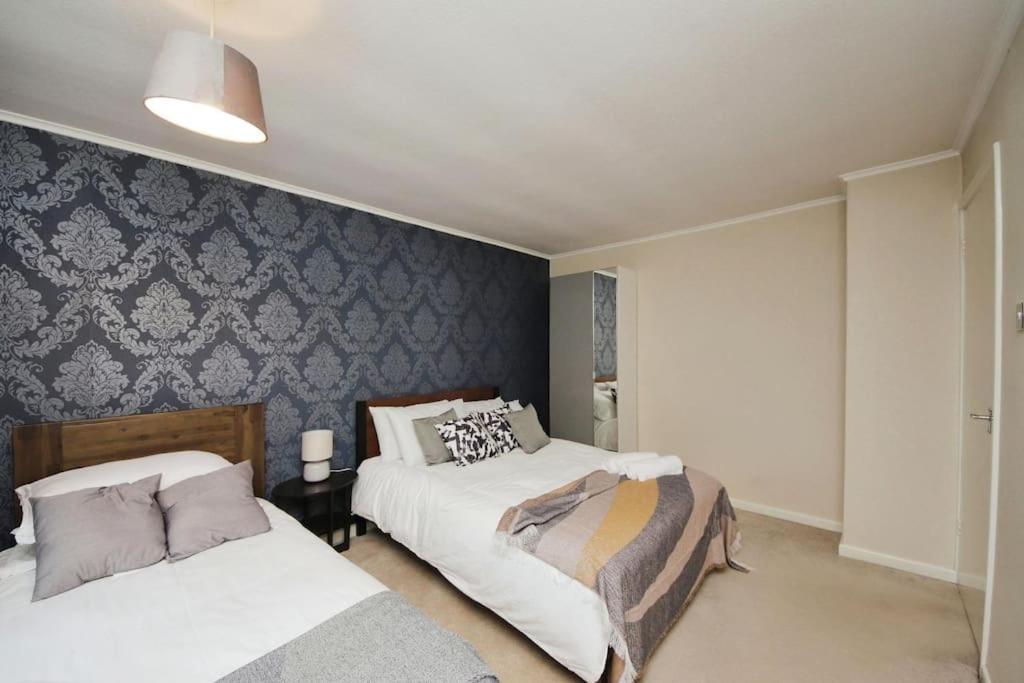 Beautiful Home Close To Town Free Netflix, Wifi Solihull Buitenkant foto