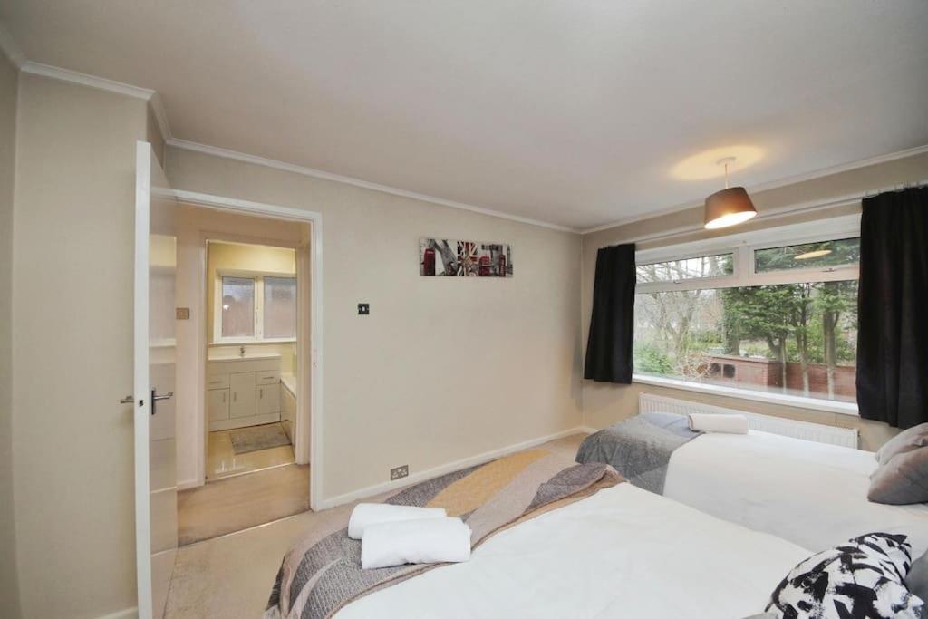Beautiful Home Close To Town Free Netflix, Wifi Solihull Buitenkant foto